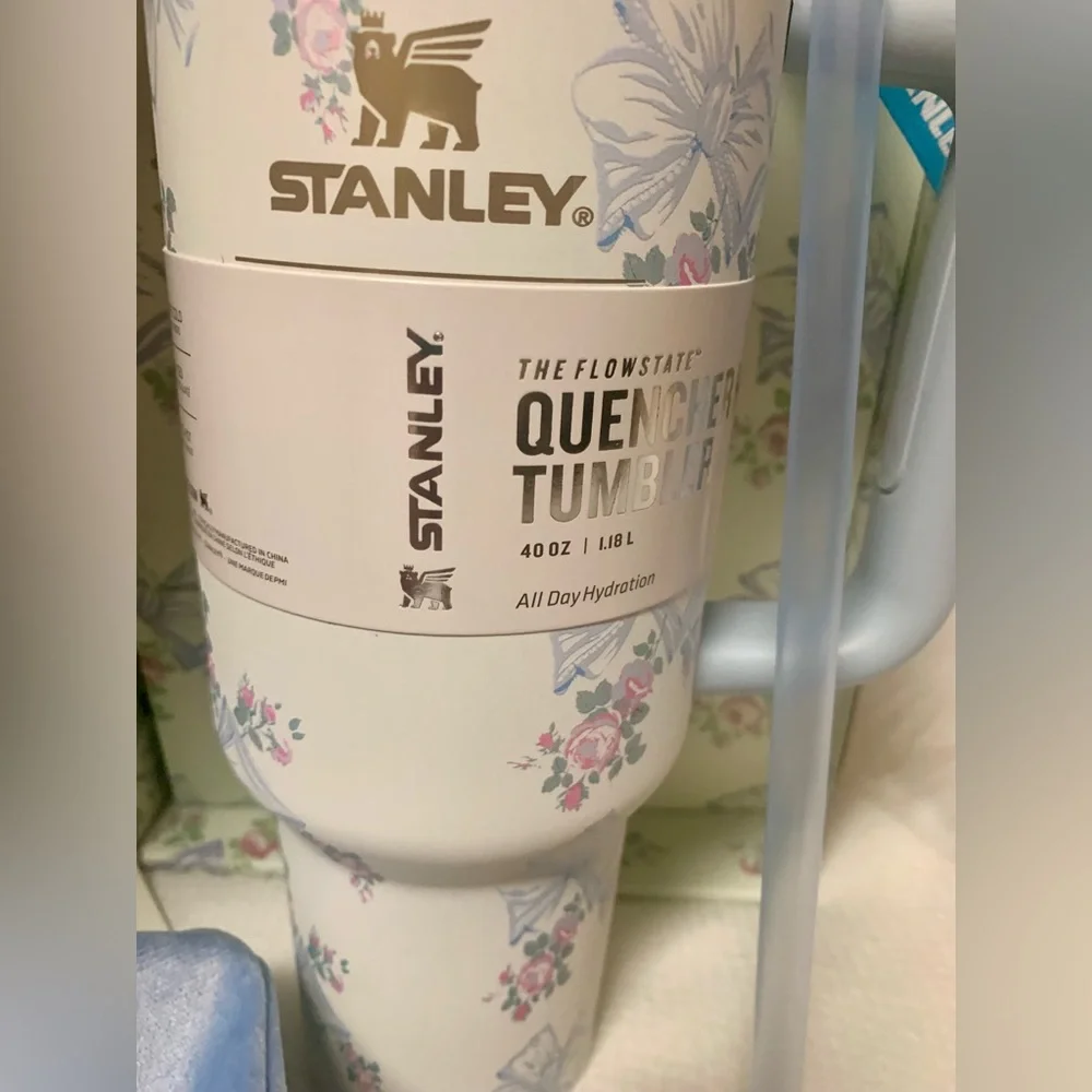 Stanley LoveShackFancy 40 oz  Tumbler in Rosa Beaux Blue Floral Límited Edition